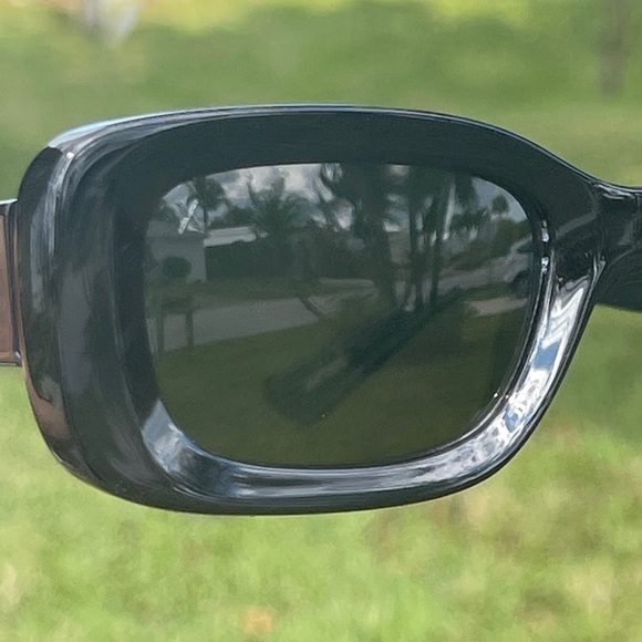 DIME OPTICS Sunglasses In Antonio Black - Picture 11 of 12